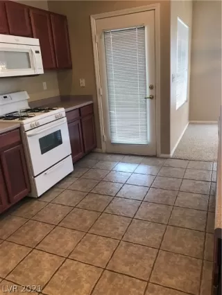 Photo #4: 2305776 Listing 