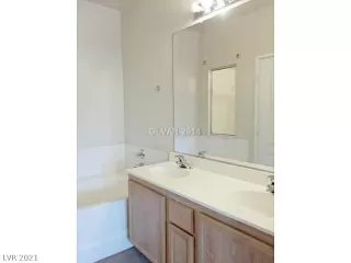 Photo #3: 2305780 Listing