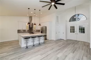 Photo #3: 2305832 Listing