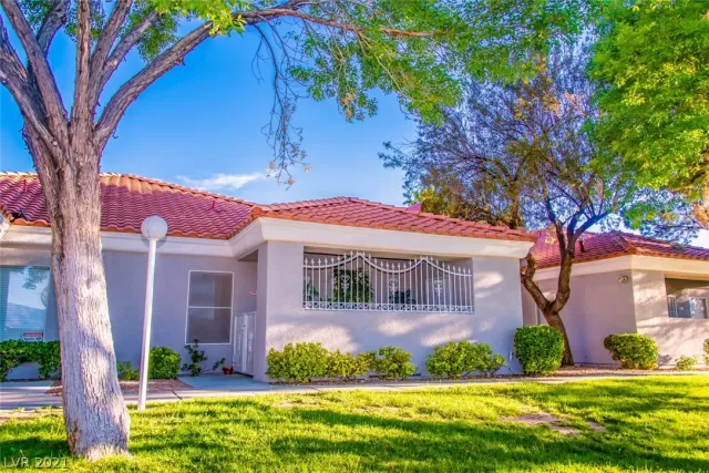 MLS: 2305833 Condo For Sale