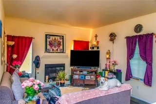 Photo #2: 2305833 Listing