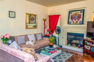 Photo #3: 2305833 Listing