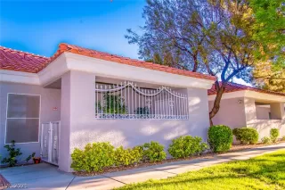 Photo #4: 2305833 Listing