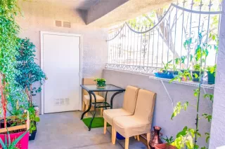 Photo #6: 2305833 Listing