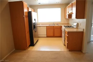 Photo #3: 2305838 Listing 