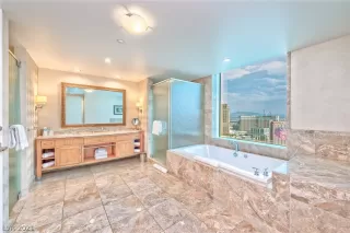 Photo #4: 2305842 Listing