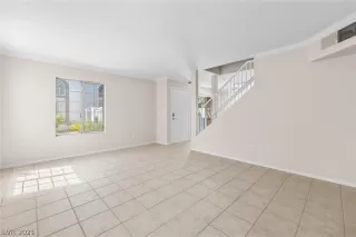 Photo #3: 2305852 Listing 