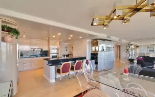 Photo #6: 2305914 Listing