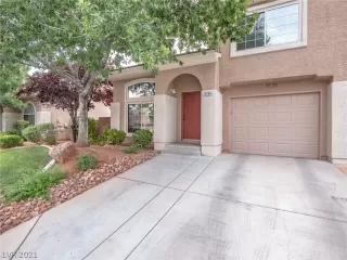 Photo #2: 2305922 Listing