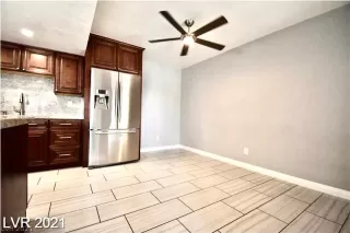 Photo #3: 2305941 Listing 