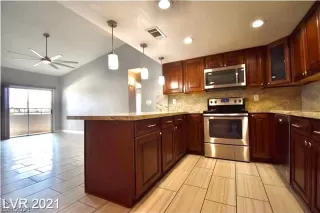 Photo #5: 2305941 Listing 