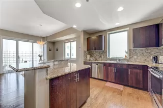 Photo #3: 2305957 Listing