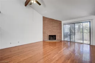 Photo #6: 2305963 Listing 