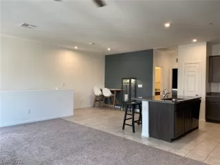 Photo #2: 2305974 Listing