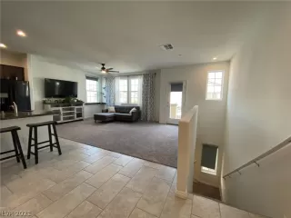 Photo #3: 2305974 Listing