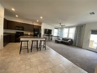 Photo #4: 2305974 Listing