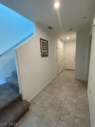 Photo #6: 2305974 Listing