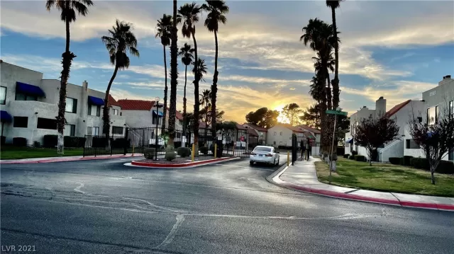 MLS: 2305976 Condo For Sale