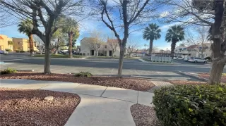 Photo #3: 2305976 Listing