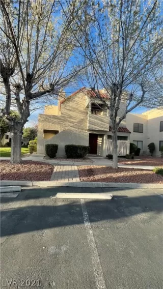 Photo #4: 2305976 Listing