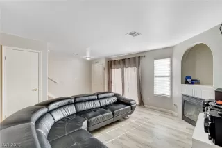 Photo #6: 2305984 Listing 