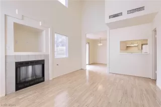 Photo #5: 2305990 Listing 