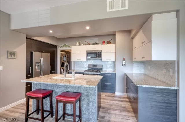 MLS: 2305991 Condo For Sale