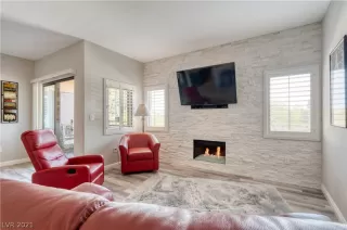 Photo #2: 2305991 Listing