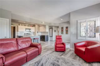 Photo #3: 2305991 Listing