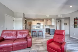 Photo #4: 2305991 Listing