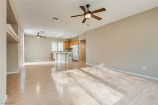 Photo #6: 2306086 Listing