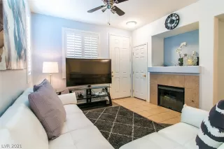 Photo #3: 2306094 Listing 