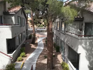 Photo #6: 2306104 Listing