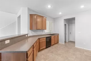 Photo #5: 2306125 Listing 