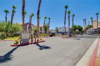 Photo #5: 2306145 Listing 