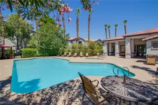 Photo #6: 2306145 Listing 