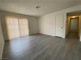 Photo #2: 2306193 Listing 