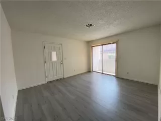 Photo #3: 2306193 Listing 