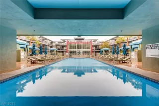 Photo #4: 2306212 Listing