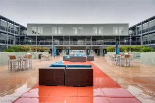 Photo #5: 2306212 Listing