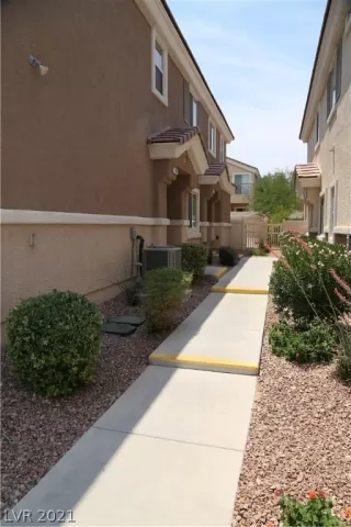 Photo #2: 2306228 Listing