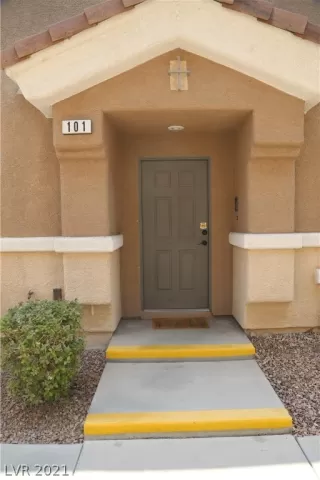 Photo #3: 2306228 Listing