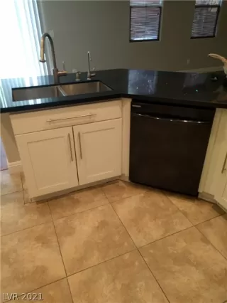 Photo #3: 2306257 Listing 