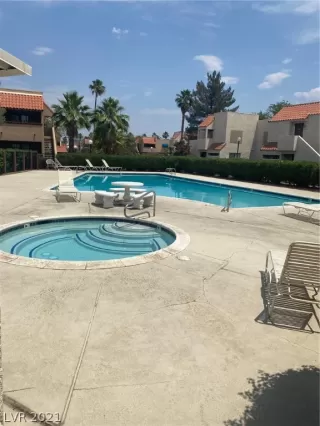 Photo #5: 2306260 Listing