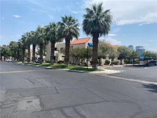 Photo #6: 2306260 Listing