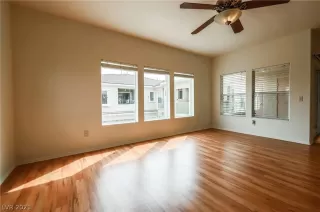 Photo #4: 2306271 Listing