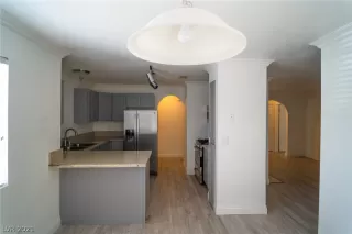 Photo #5: 2306275 Listing