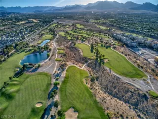 Photo #2: 2306297 Listing