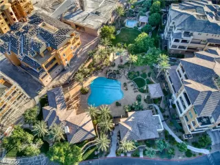 Photo #3: 2306297 Listing