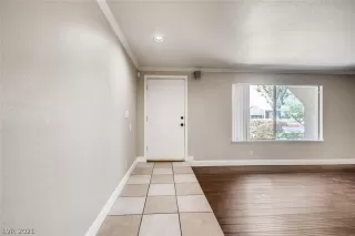 Photo #4: 2306311 Listing